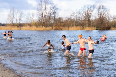 nieuwjaarsduik gaasperplas 2024