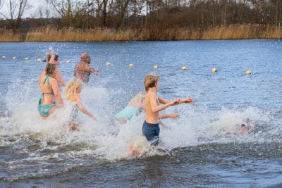 nieuwjaarsduik gaasperplas 2024