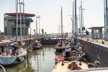 Met Salonboot Lelie<br>van Amsterdam naar Pampus