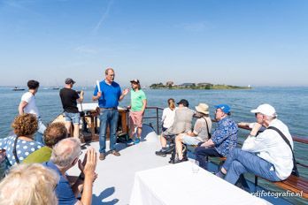 Met Salonboot Lelie<br>van Amsterdam naar Pampus