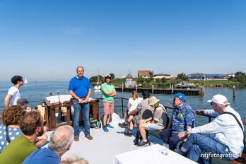 Met Salonboot Lelie<br>van Amsterdam naar Pampus