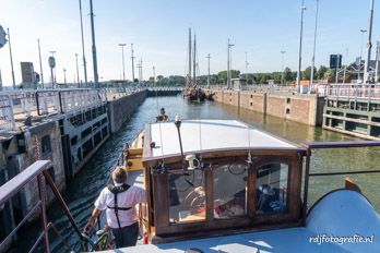 Met de salonboot Lelie<br>van Pampus naar Amsterdam