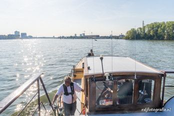 Met de salonboot Lelie<br>van Pampus naar Amsterdam